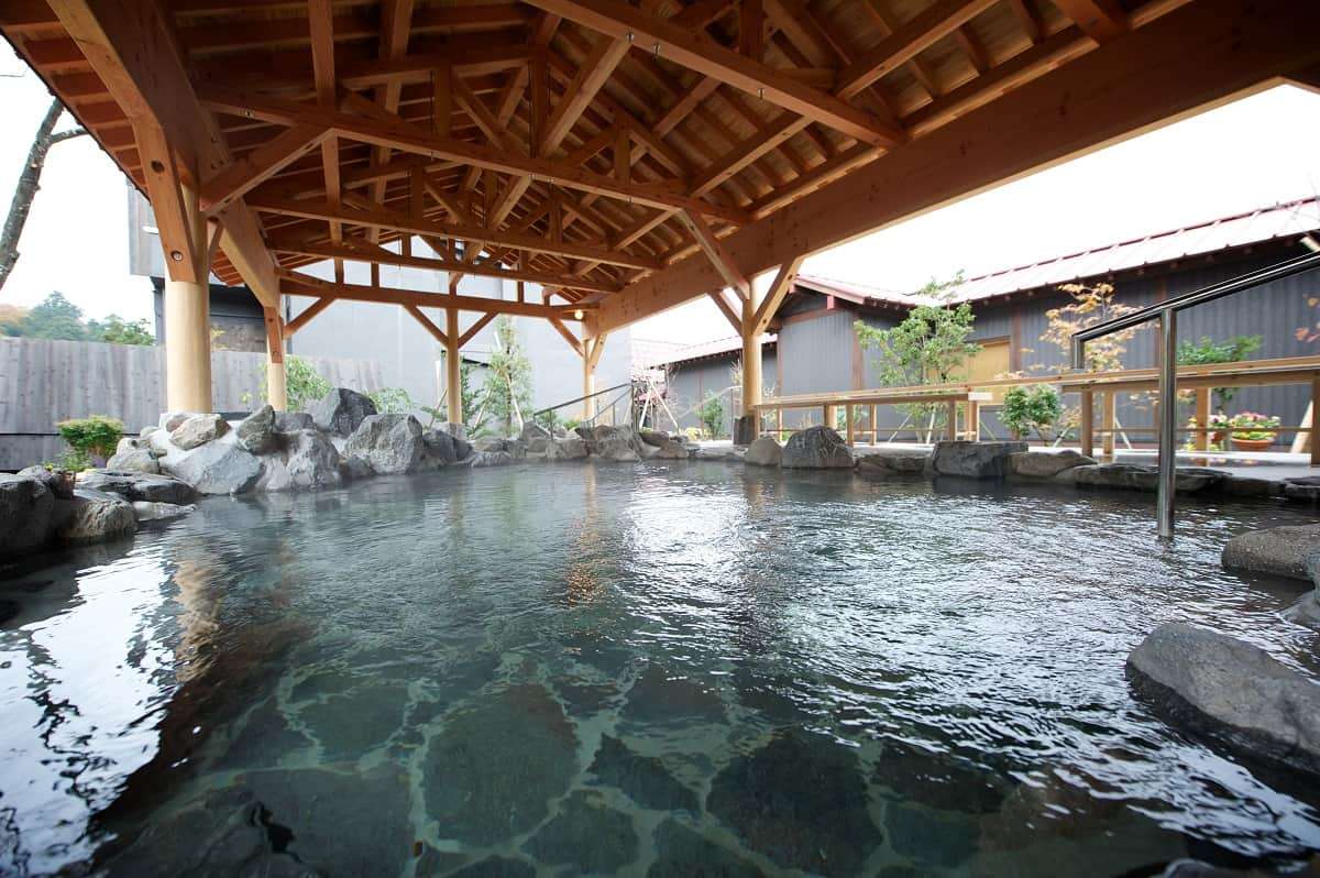 人気記事_鳥取県大山にある絶景自慢の日帰り温泉『豪円湯院』で自然美と良湯の癒しのコラボを満喫