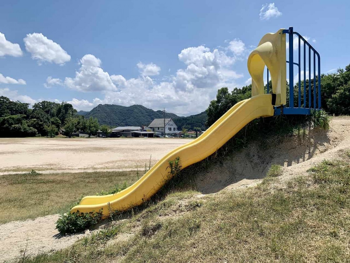 島根県出雲市にある『半分公園』の様子