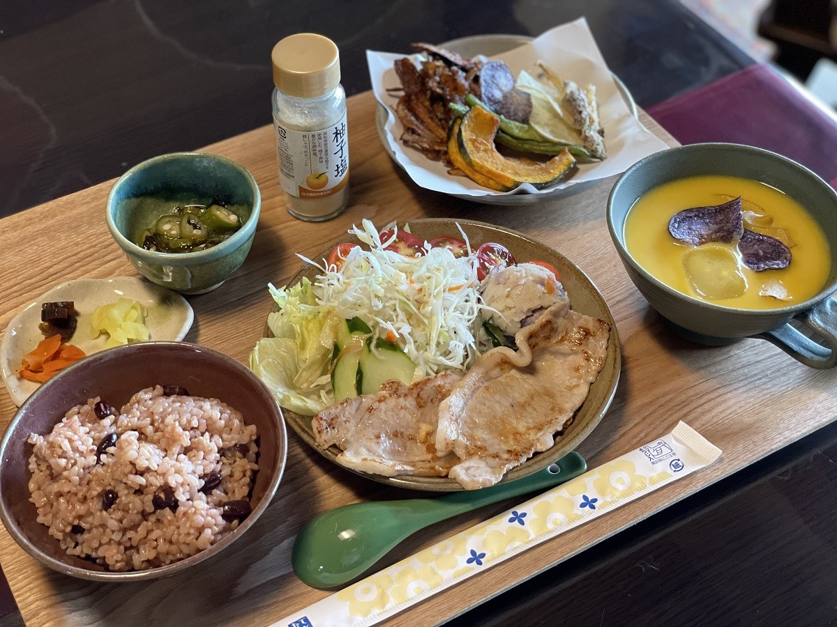 島根県雲南市_カフェ_穴場_絶景_おすすめ_ランチ_山ん中の古民家cafe下上屋