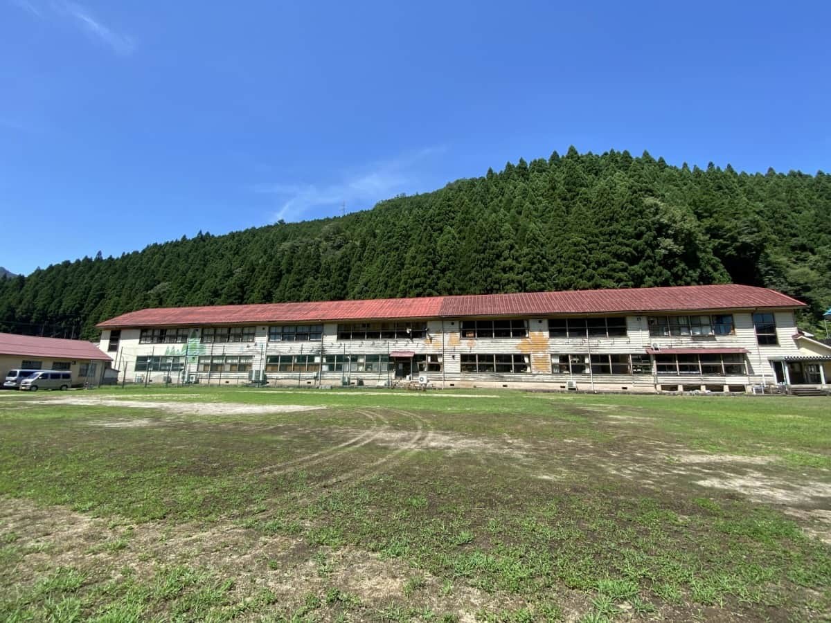 鳥取県智頭町_観光_穴場_旧山形小学校_料金_場所_ひとり旅