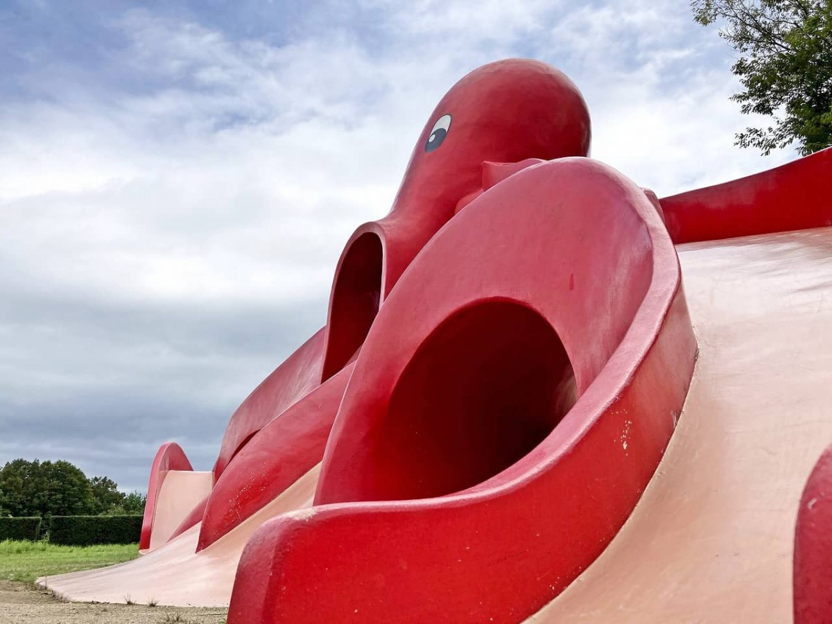 島根県益田市_公園_子ども連れ_お出かけ_浜田市旭運動園_駐車場_すべり台