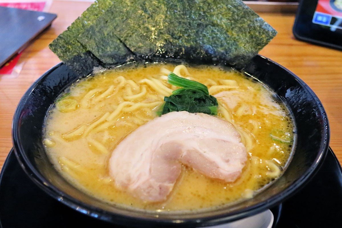 鳥取県米子市_家系ラーメン_吉岡家_味_麺_おすすめ