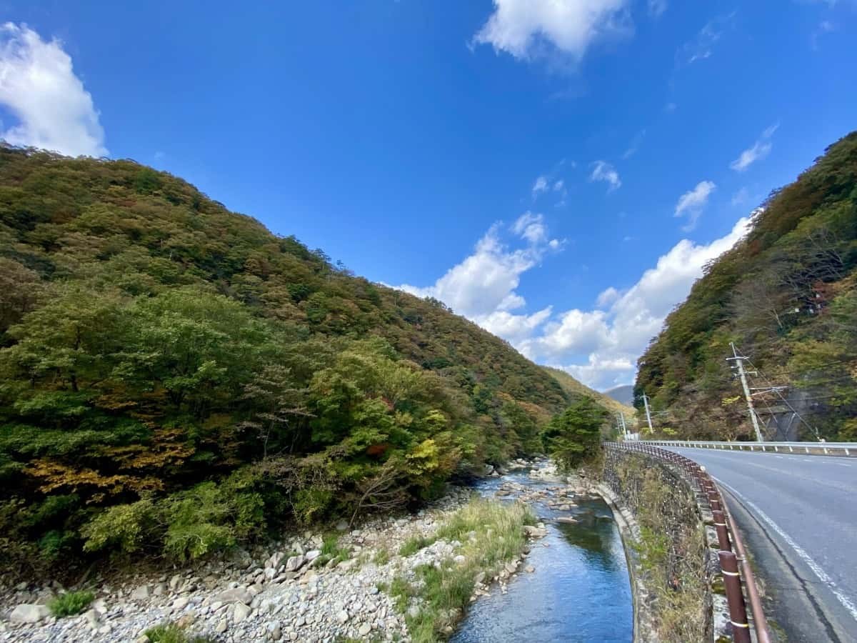 鳥取県日南町_紅葉_おすすめ_穴場_石霞渓_見ごろ_時期_駐車場