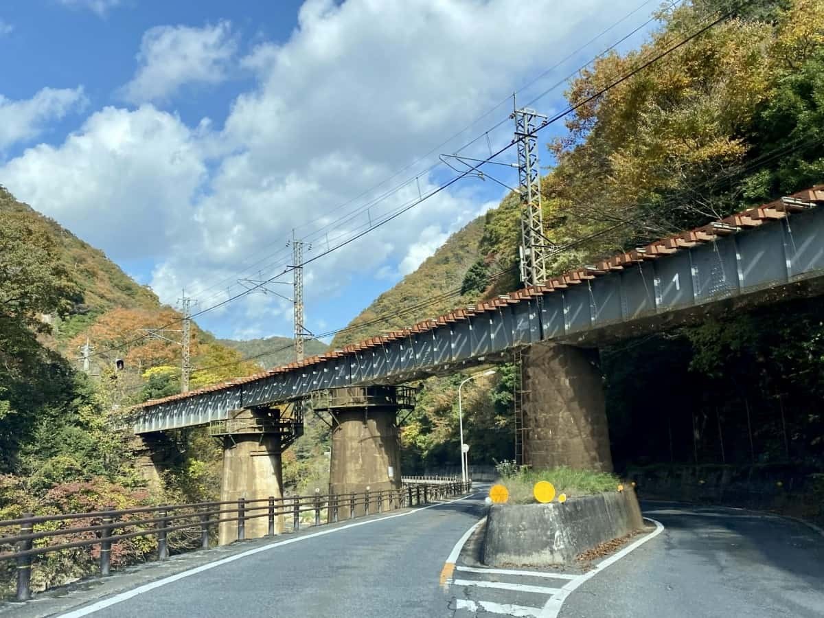 鳥取県日南町_紅葉_おすすめ_穴場_石霞渓_見ごろ_時期_駐車場