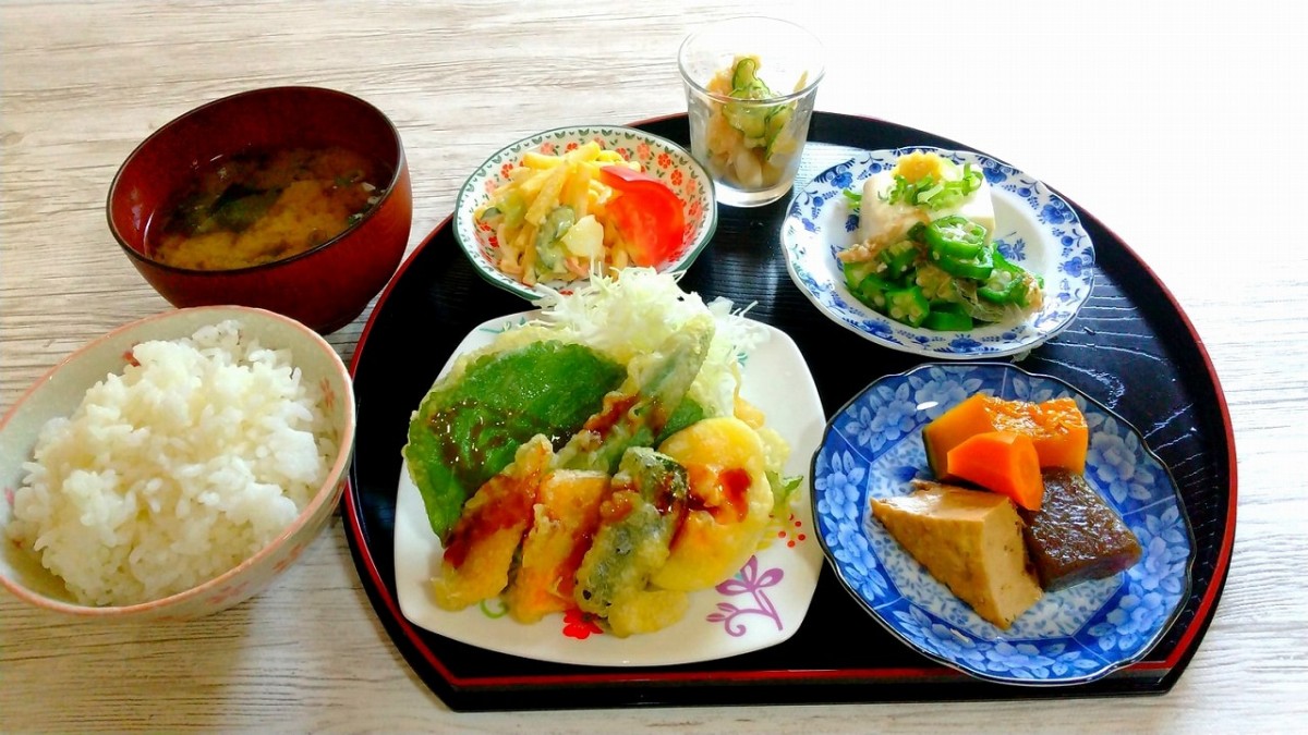 人気記事_海辺の町・島根町にあるお家カフェ『カフェななうみ』。モーニングにランチ、スイーツもおいしい隠れ家