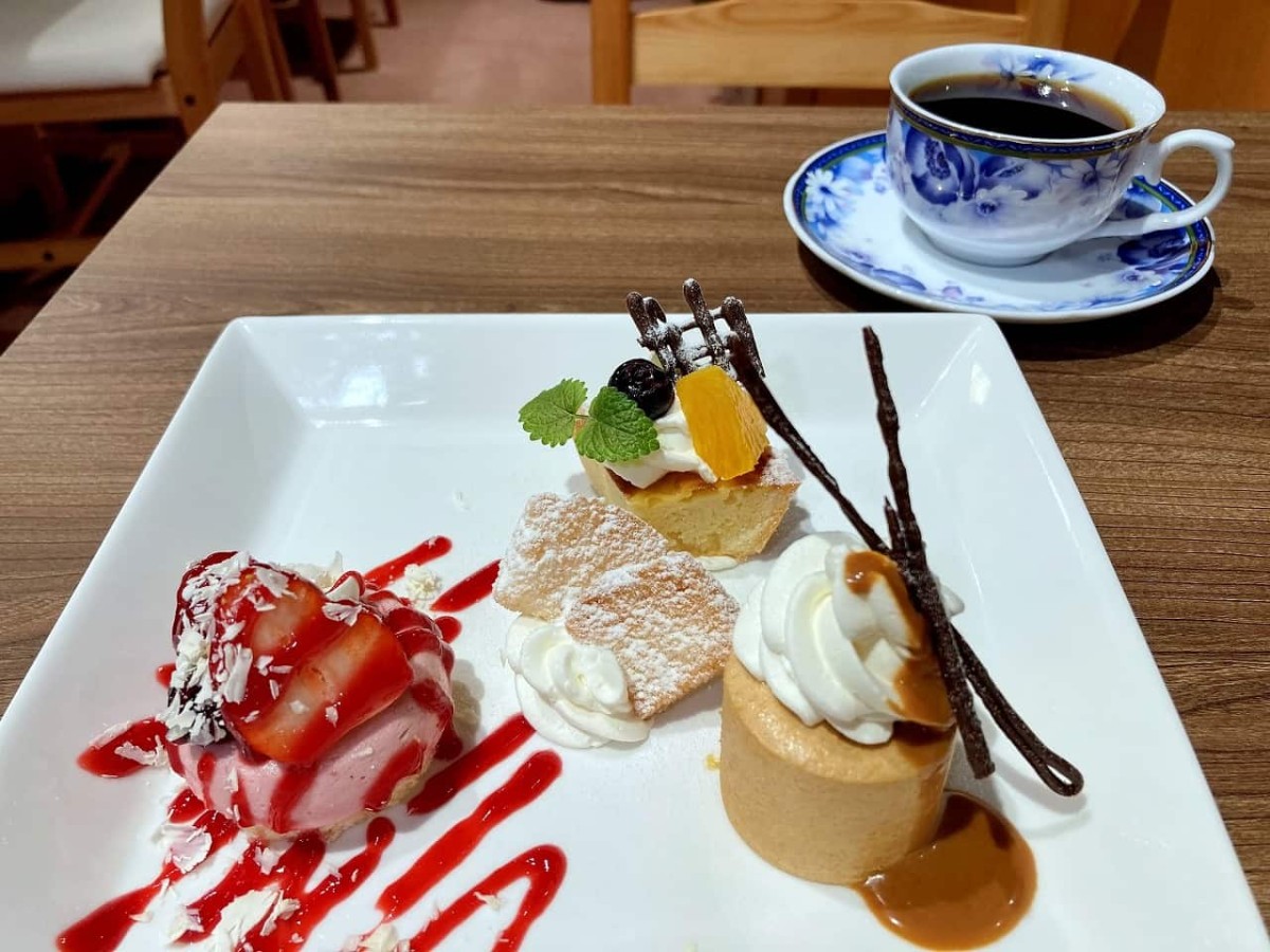  島根県出雲市_喫茶店_カフェ_ねむの木_スイーツ_ケーキ_モーニング_ランチ_テイクアウト