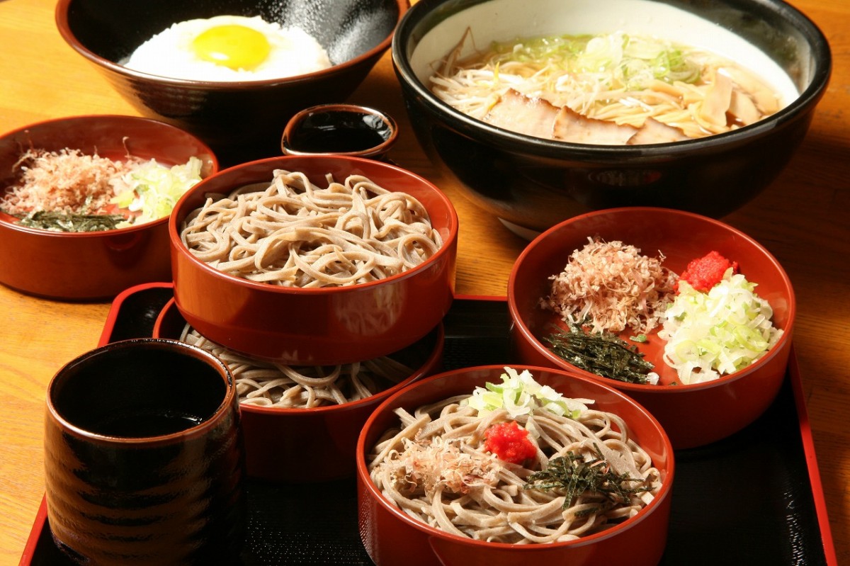 人気記事_そばとラーメンの二刀流！安来市のそばの人気店『そば処 大塚』で満腹ランチ