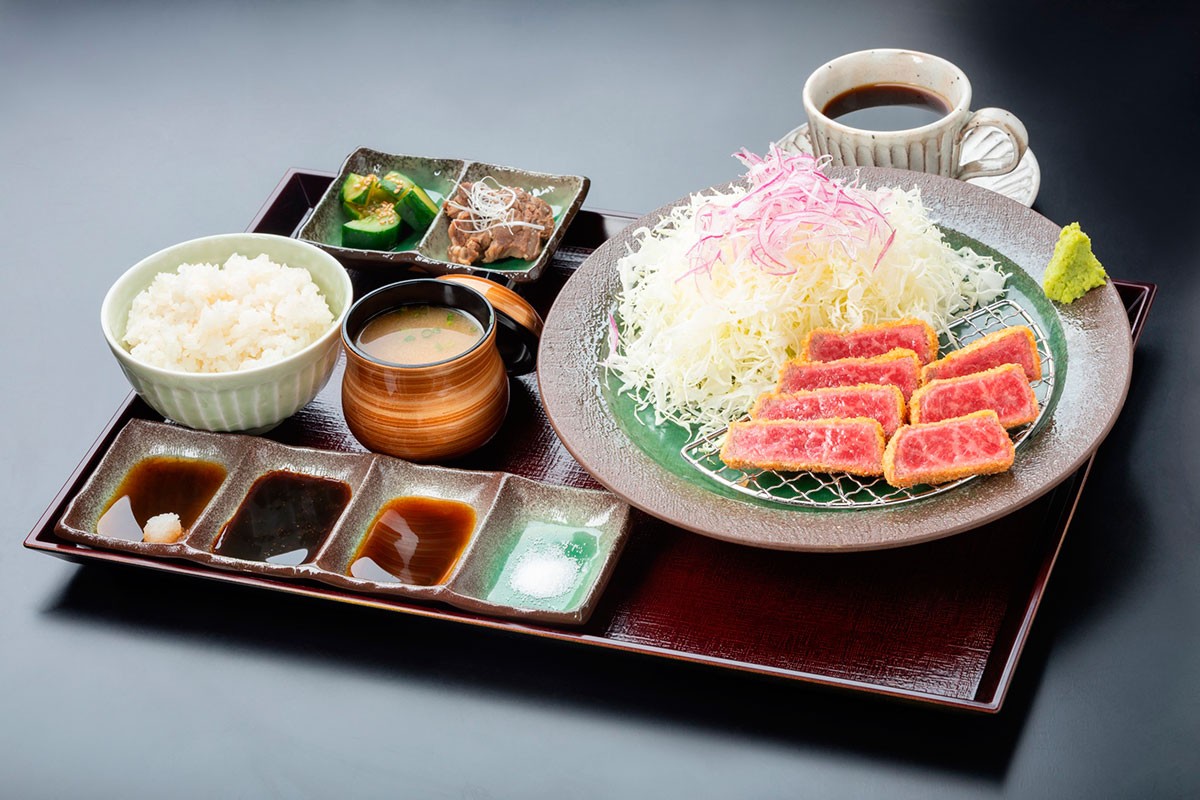 人気記事_[オープン]まるでお肉の宝石箱！『牛カツ専門店たにだ』で贅沢ランチ-鳥取市