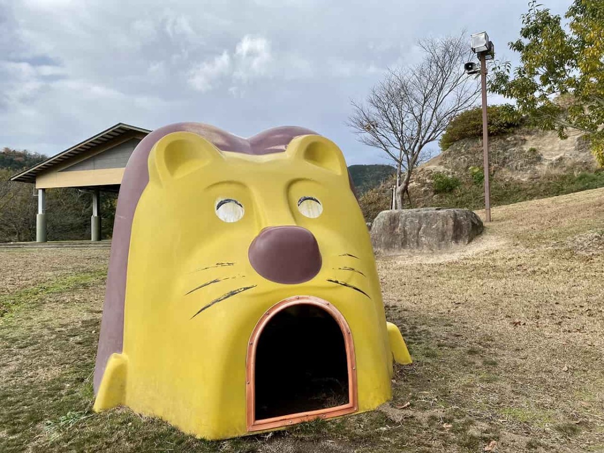 鳥取県鳥取市_用瀬町運動公園_家族_お出かけ_子連れ_ローラーすべり台_桜_花見_スポーツ