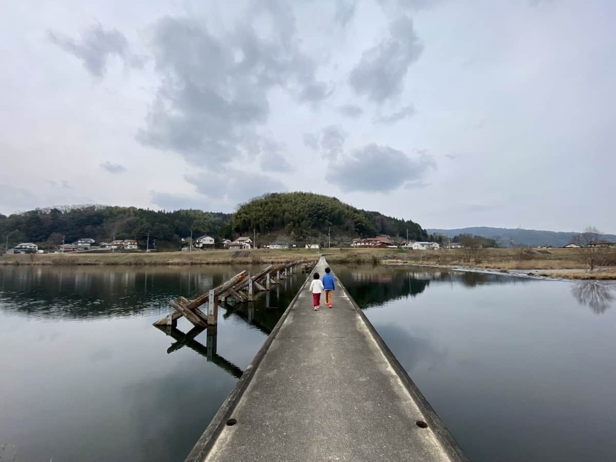 島根県雲南市の斐伊川に架かるお出かけスポット『願い橋（潜水橋）』