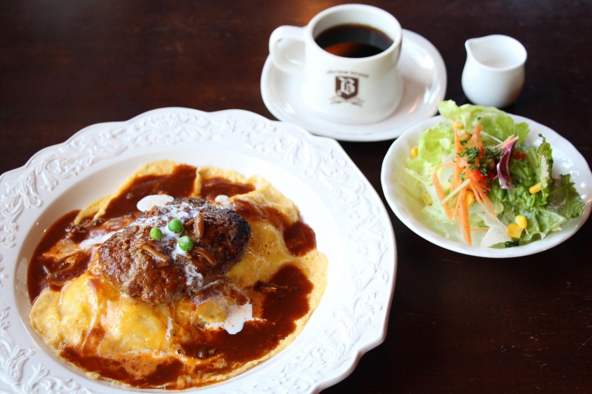 鳥取県湯梨浜町の人気喫茶店『コーヒーハウス葡瑠満（ブルマン）』の軽食メニュー、オムライス