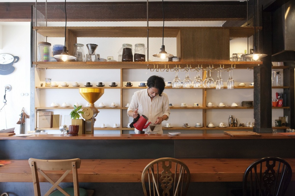 島根県松江市の人気カフェ『libre coffee roaster（リブルコーヒーロースター）』の店内