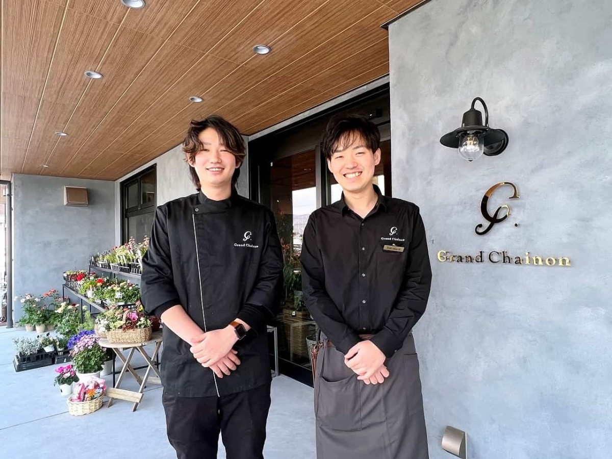 島根県出雲市の花とスイーツの店『グランシェノン』の外観の様子