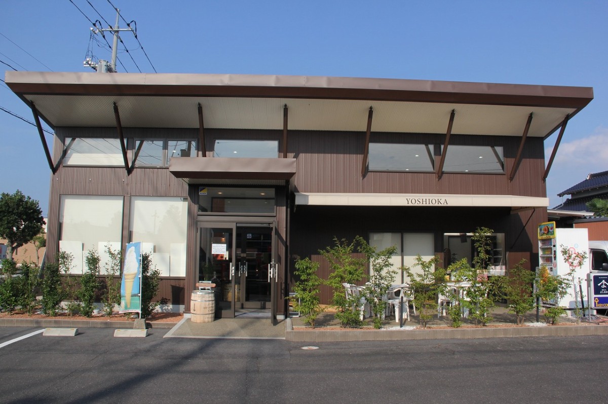 島根県出雲市の和菓子店『吉岡製菓』のお店の様子