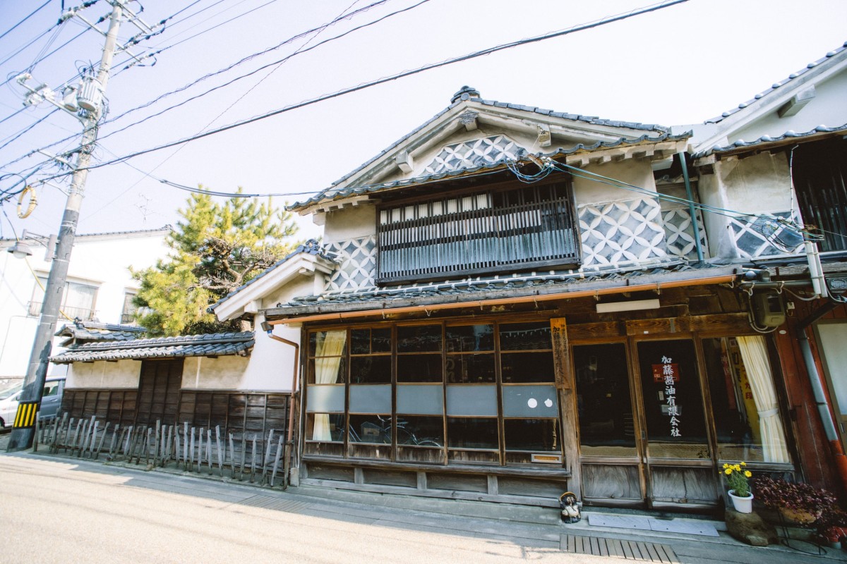 島根県出雲市の観光地・木綿街道にある『加藤醤油店』の外観