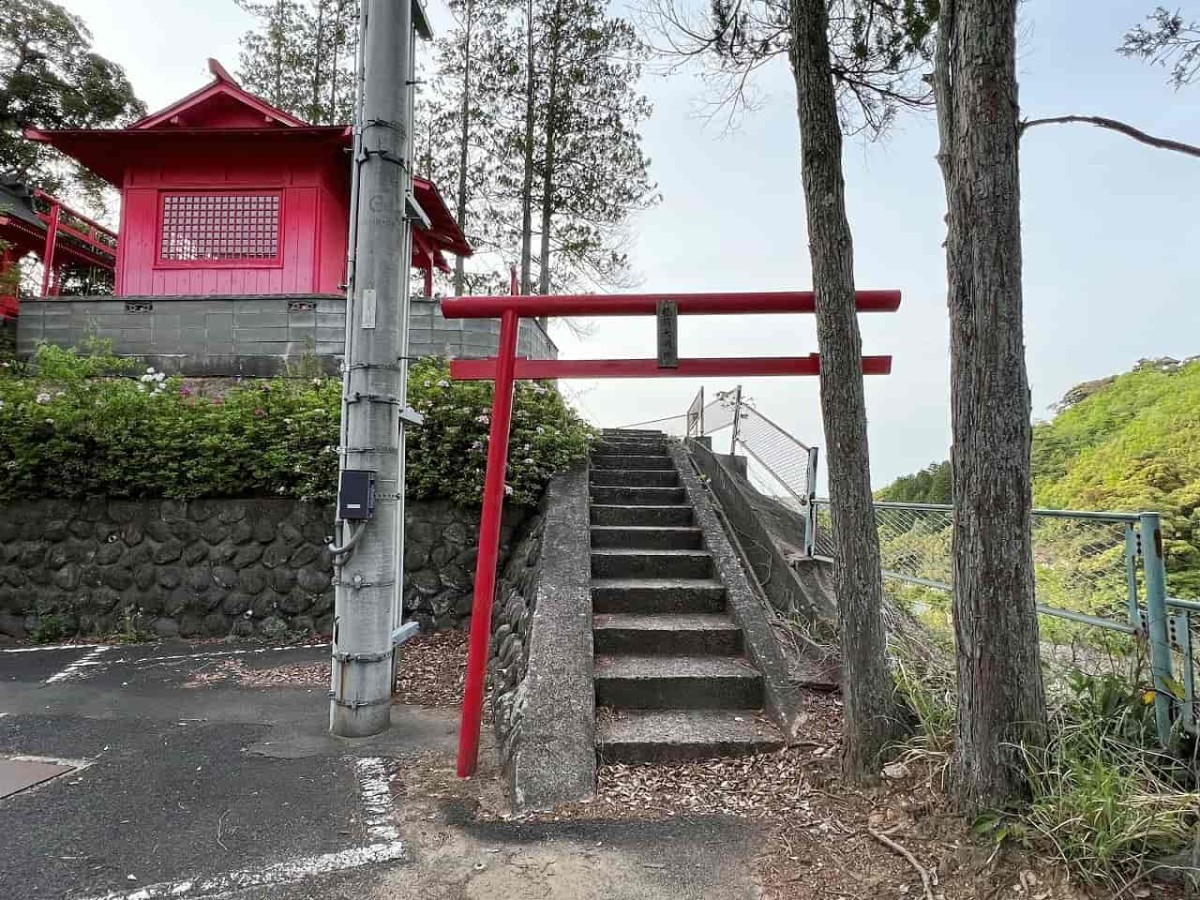 鳥取県倉吉市の関金温泉の足湯周辺の様子