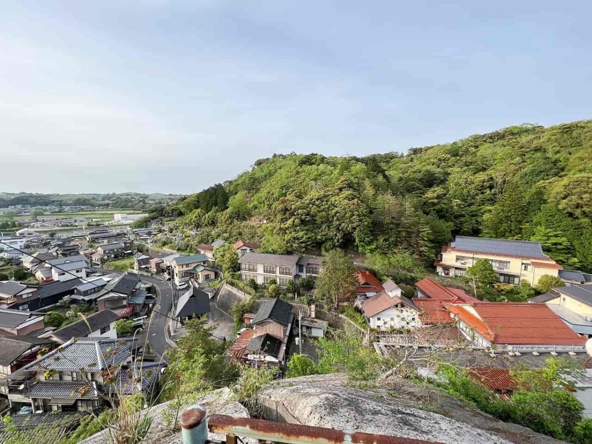 鳥取県倉吉市の関金温泉の足湯周辺の様子