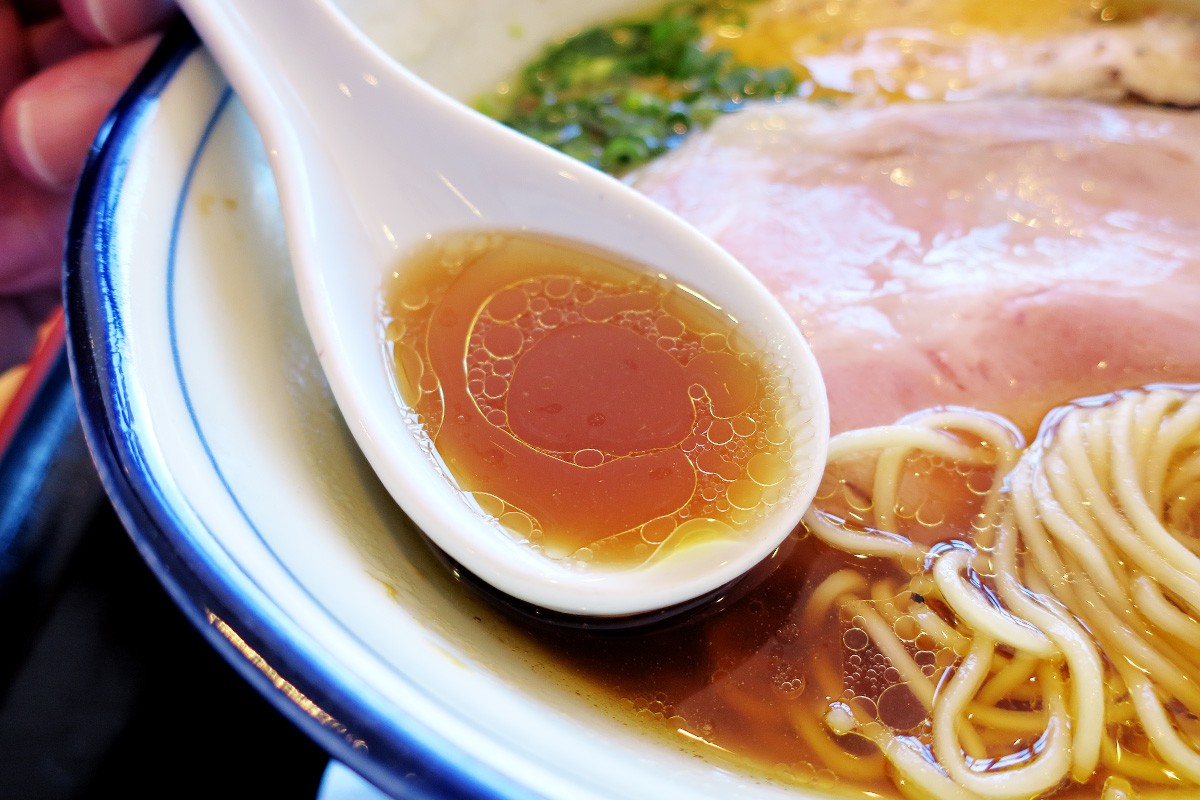 島根県雲南市の「福乃珈琲」の人気メニュー「麺や福吉のラーメン」