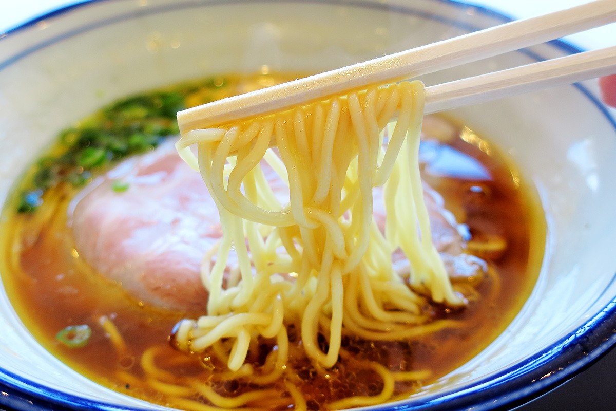 島根県雲南市の「福乃珈琲」の人気メニュー「麺や福吉のラーメン」