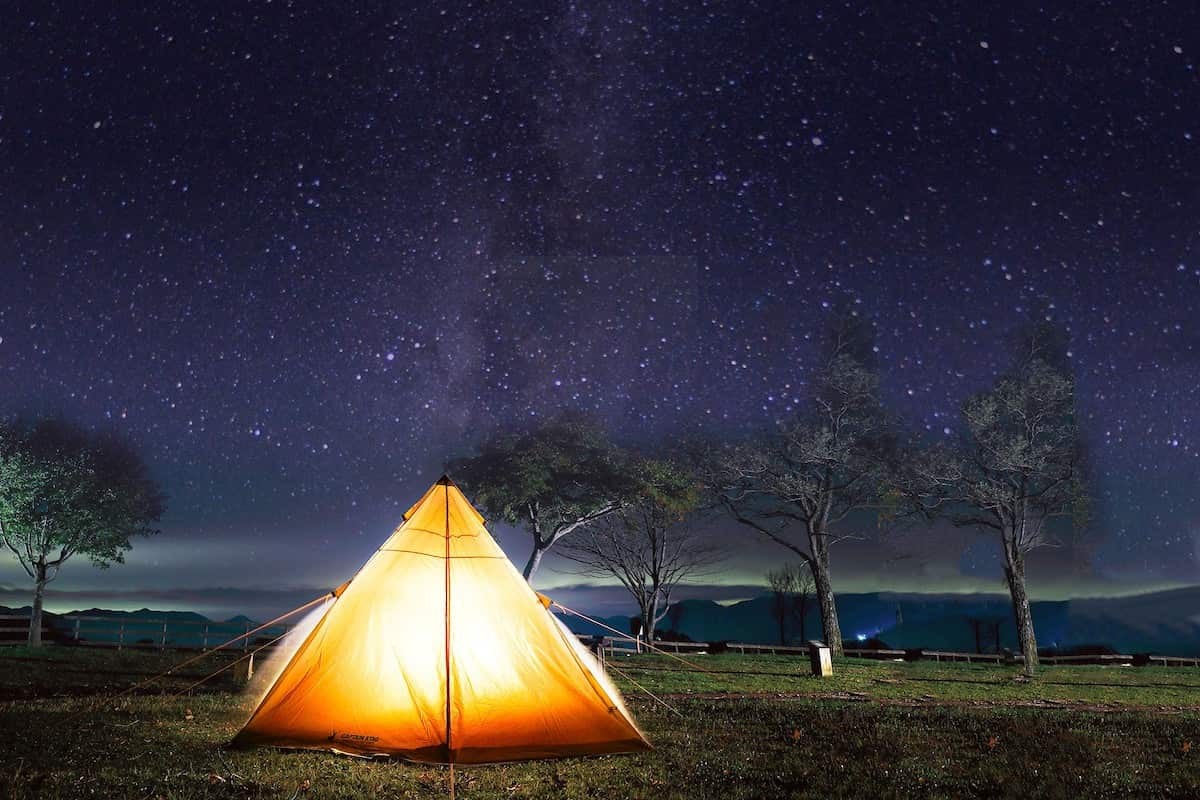 岡山県真庭市の蒜山にオープンした「蒜山高原キャンプ場」の星空