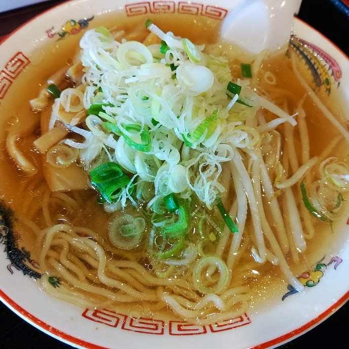 鳥取県境港市にある牛骨ラーメン店「らーめん紫龍」のラーメン