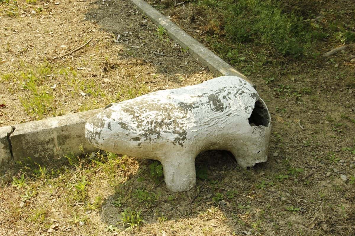 島根県浜田市の『旧後野小学校（石見公民館 後野分館）』にあったオブジェ