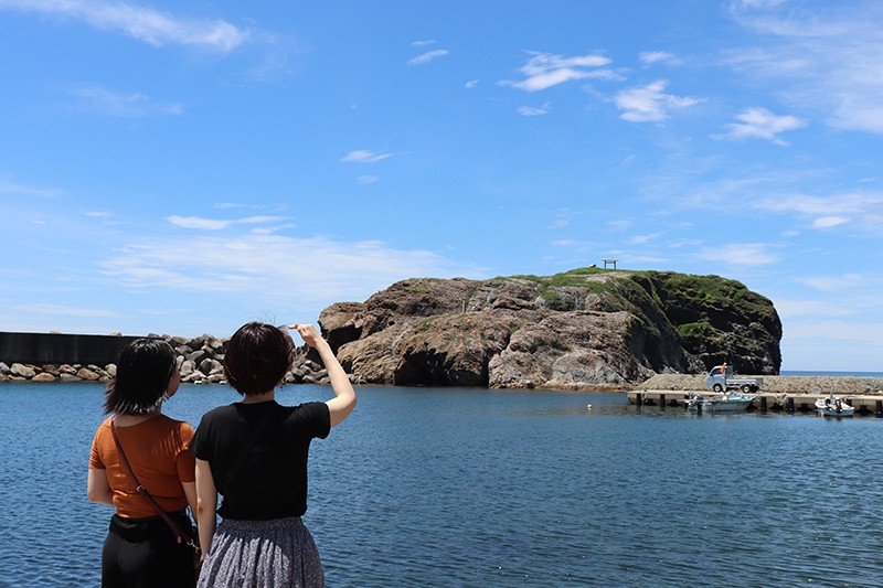 島根県出雲市大社町の景勝地「経島」の景色