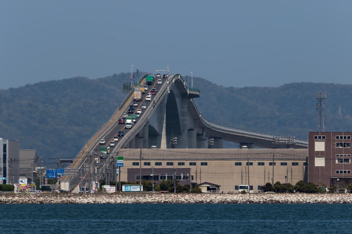 ベタ踏み坂（江島大橋）の景観