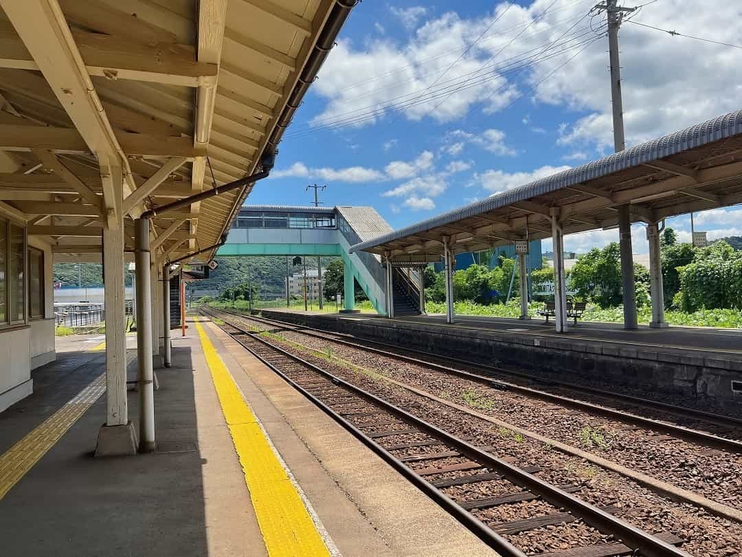 鳥取県鳥取市青谷町にある青谷駅の様子