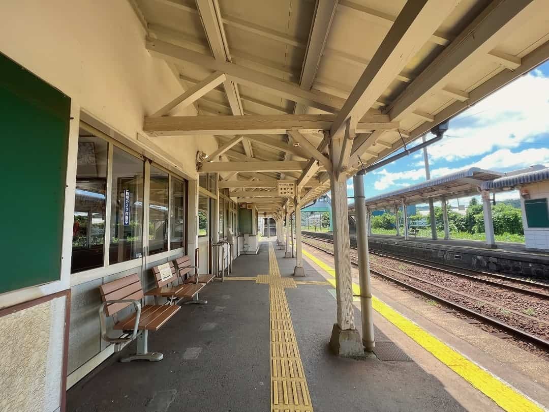 鳥取県鳥取市青谷町にある青谷駅の様子