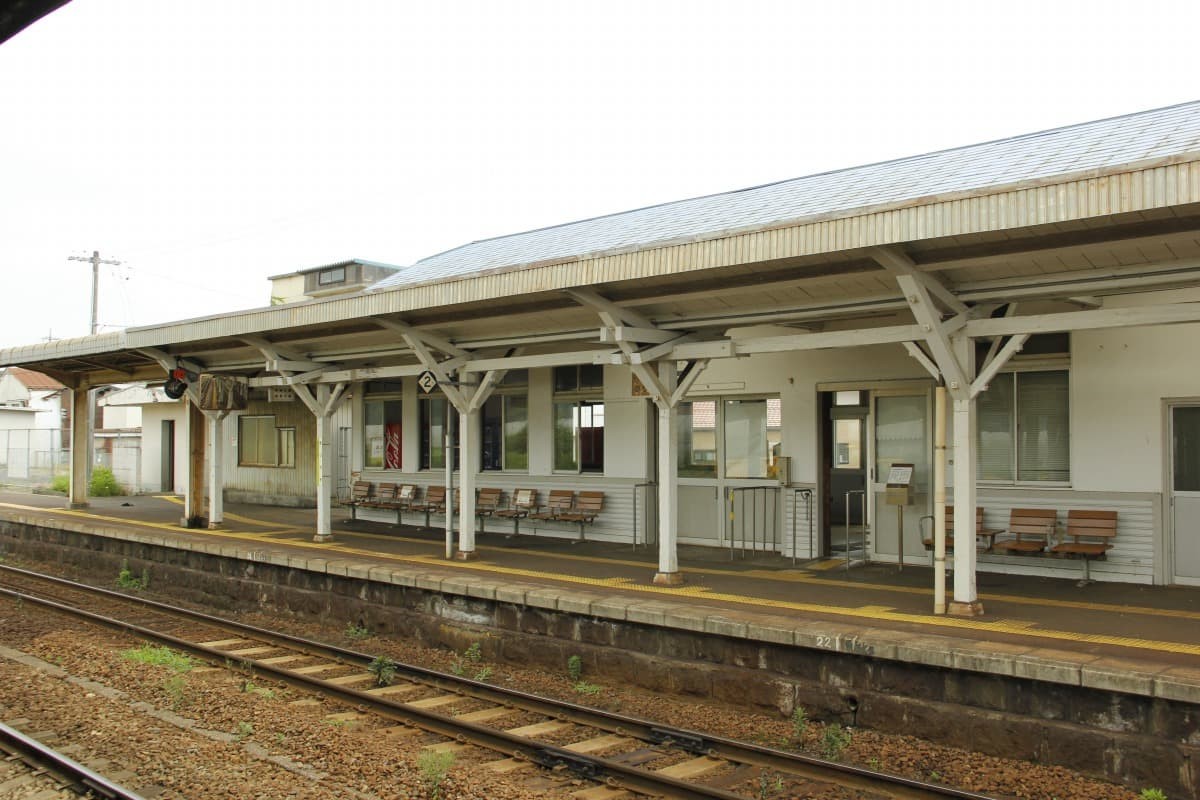 鳥取県湯梨浜町・東郷温泉の玄関口・松崎駅のホーム