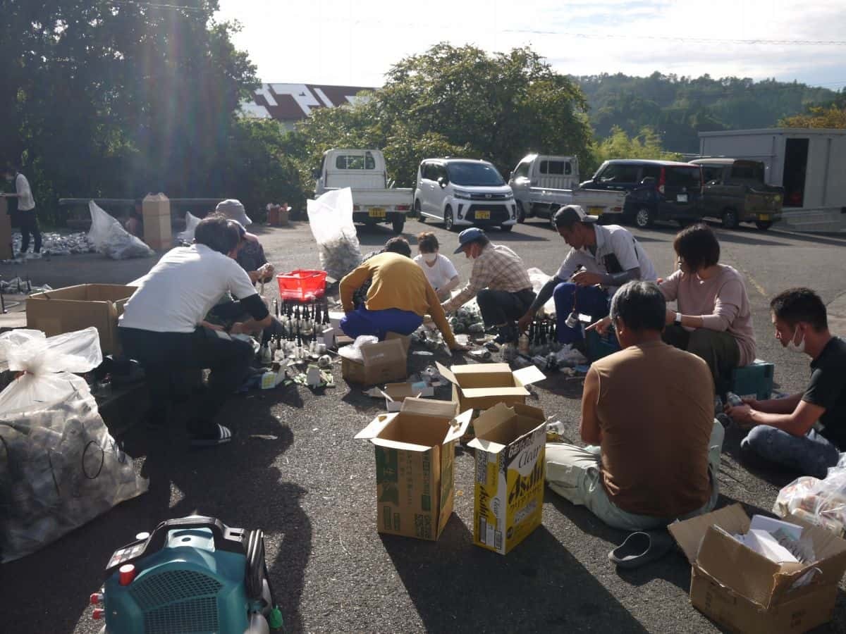 島根県奥出雲町の追谷地区で開催されるライトアップイベント「たたらの灯」の準備中の様子