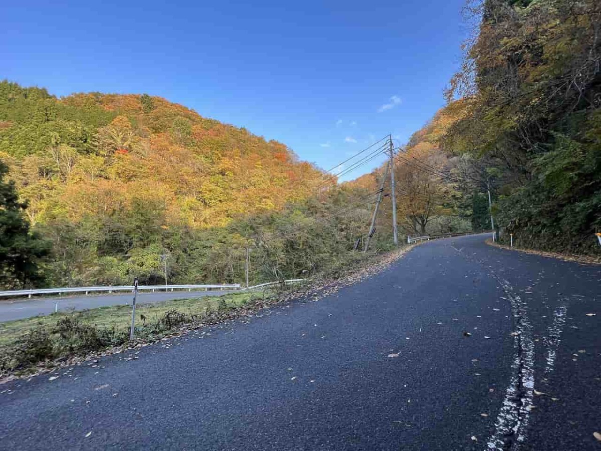 鳥取県鹿野町河内地区の佐谷峠にある展望台駐車場の様子