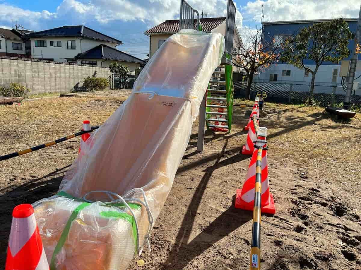 鳥取県米子市の『夜見新開公園』に新しく設置された遊具の様子