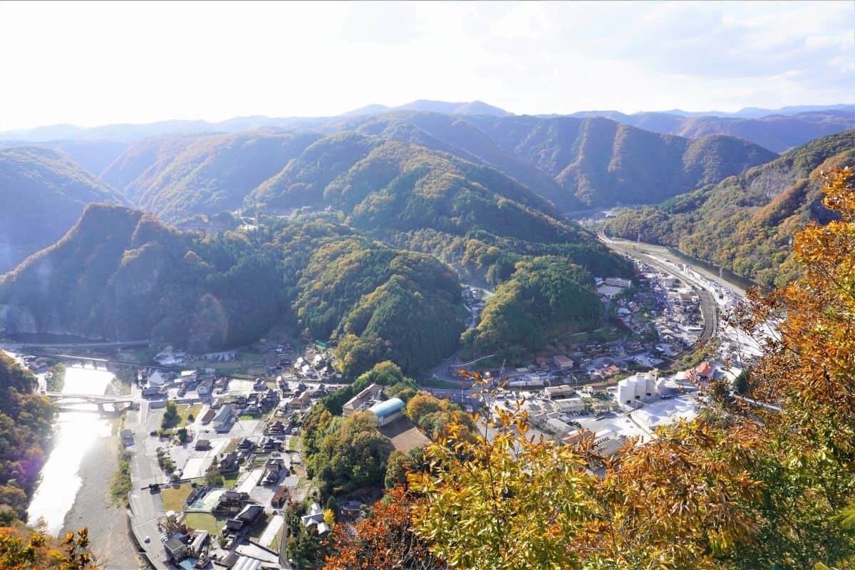 岡山県新見市の名物観光スポット『井倉峡』の展望台からの眺め