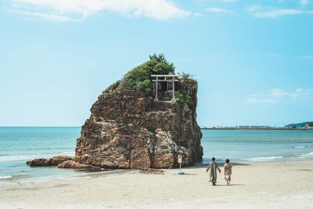 島根県出雲市・出雲大社周辺の王道観光スポット『稲佐の浜』