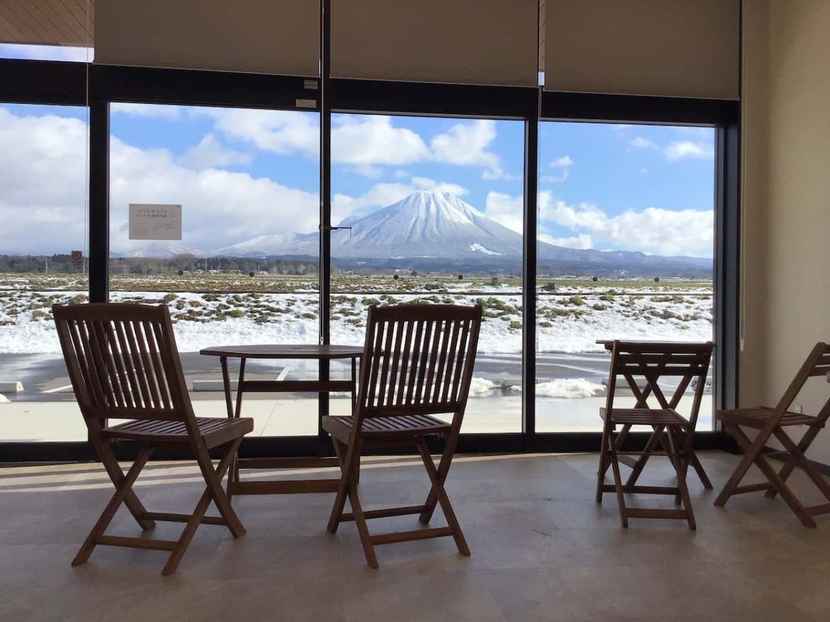 鳥取県伯耆町にある「テラスザダイセン」の飲食スペース