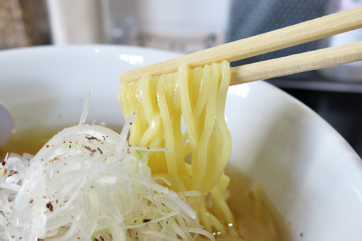 鳥取県倉吉市にあるラーメン店『拉麺やまねこ』の牛骨ラーメン