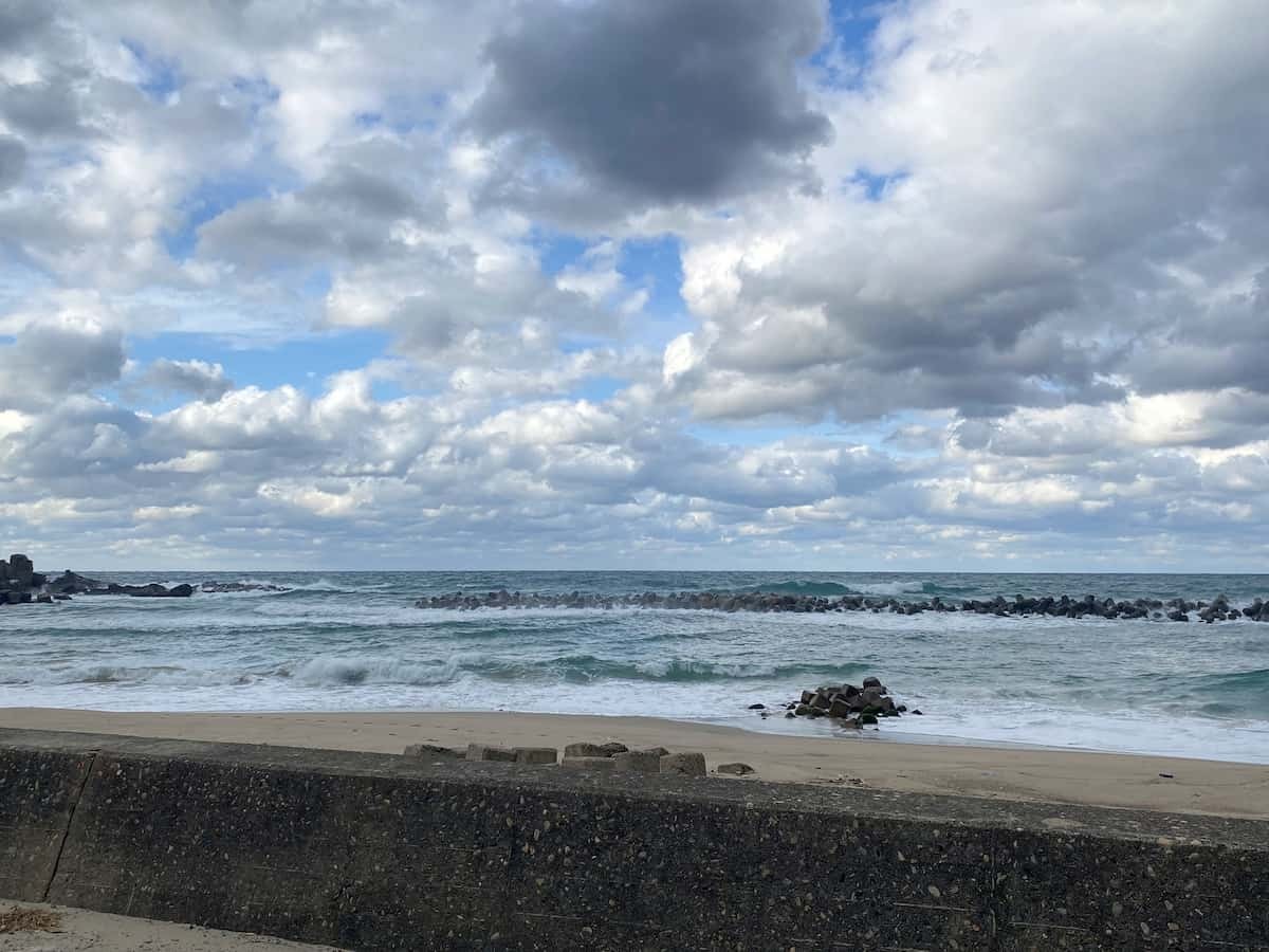 島根県浜田市にある『ちびっこひろば』から見える海