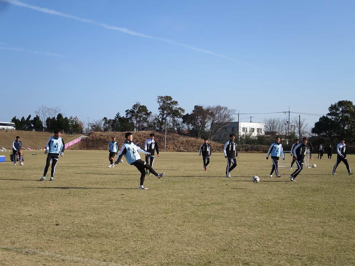 鳥取県のプロサッカークラブ「ガイナーレ鳥取」の2023年初練習の様子