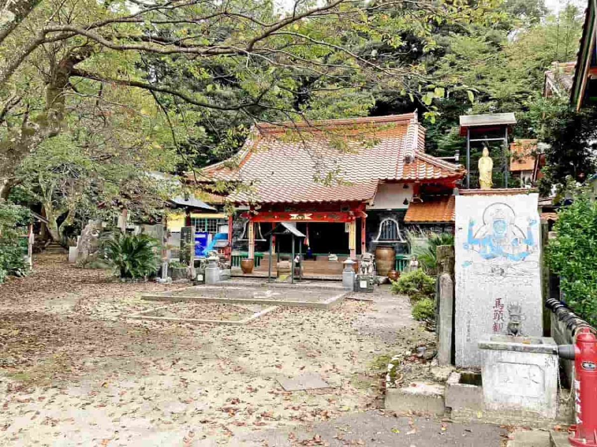 鳥取市鹿野町にある「観世音寺（カンゼオンジ）」の様子