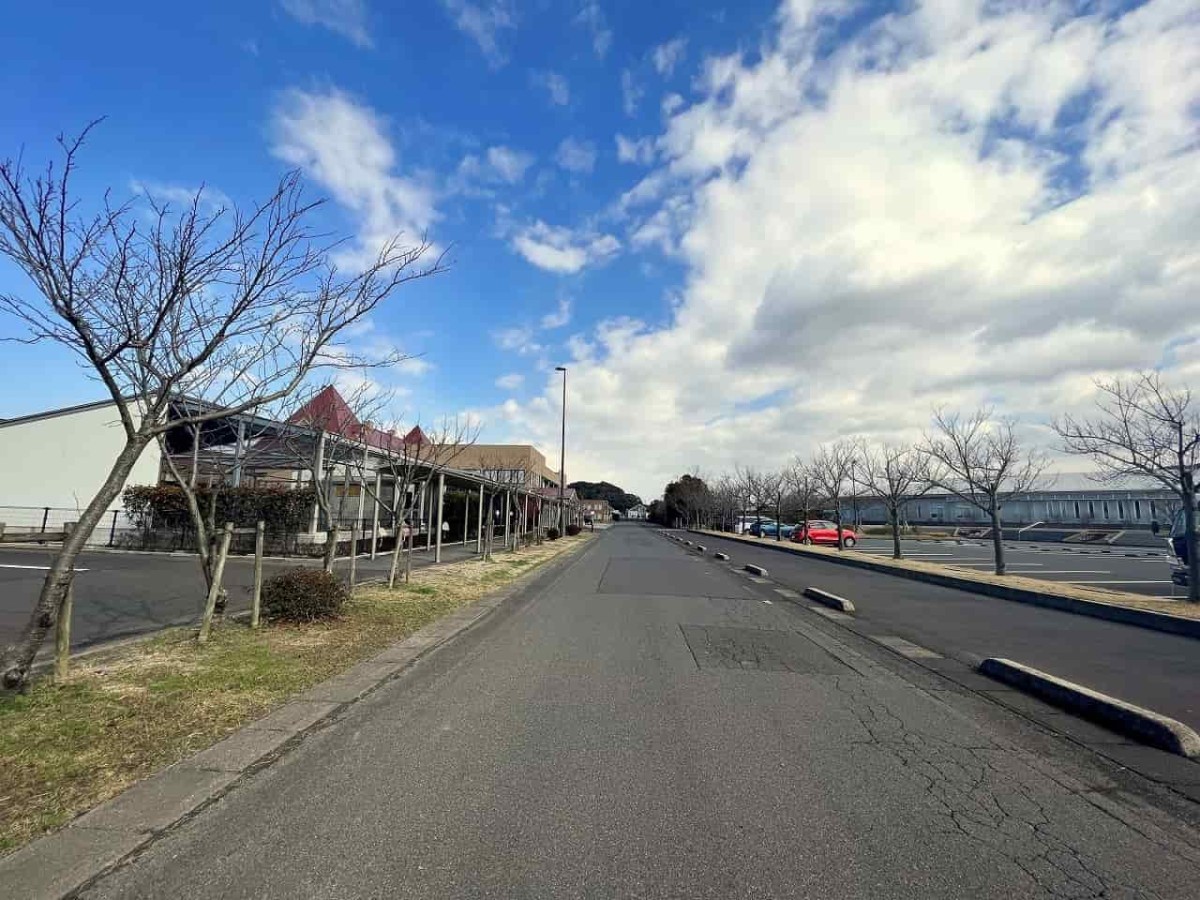 島根県出雲市にある「出雲市トキ学習コーナー」の外観