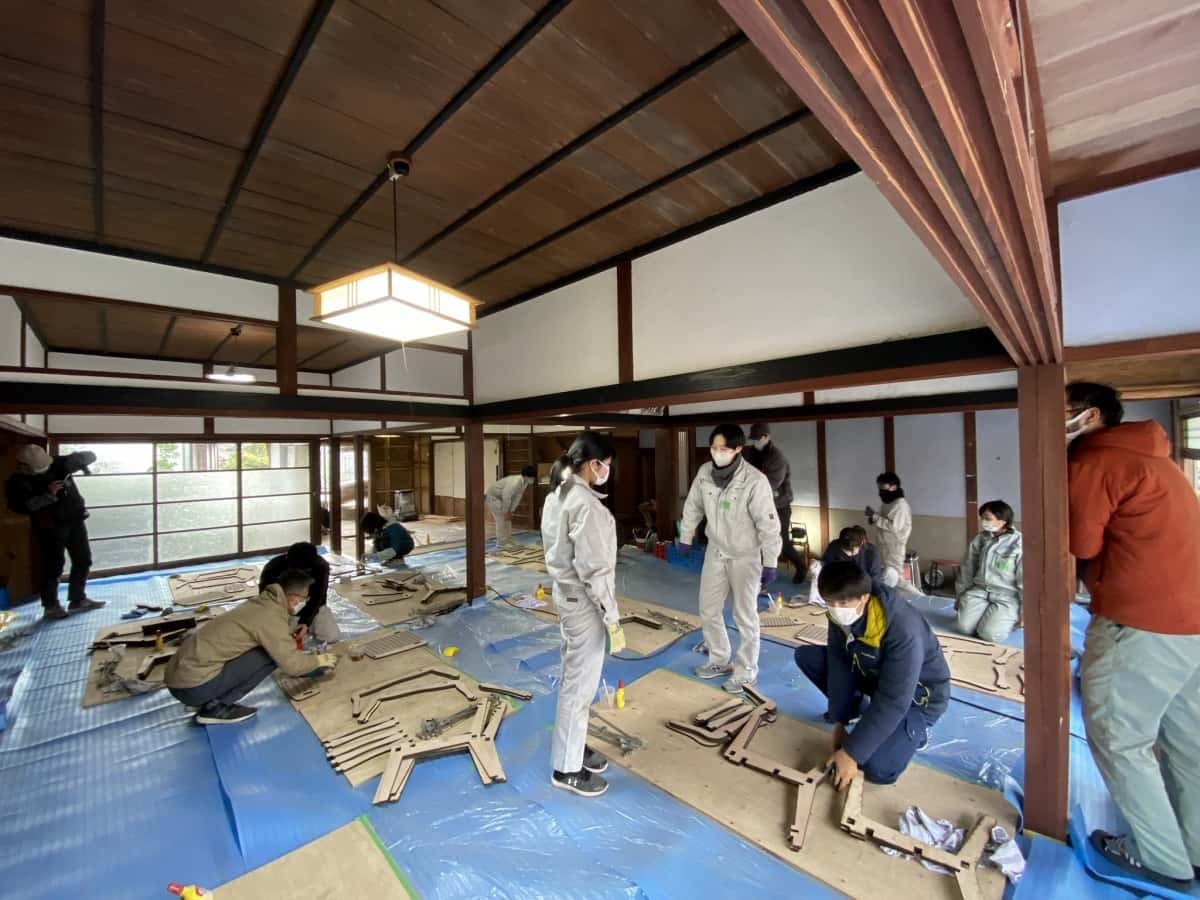 島根県江津市都野津町で開催された古民家カフェワークショップ「つのづリノベーション」の会場の様子