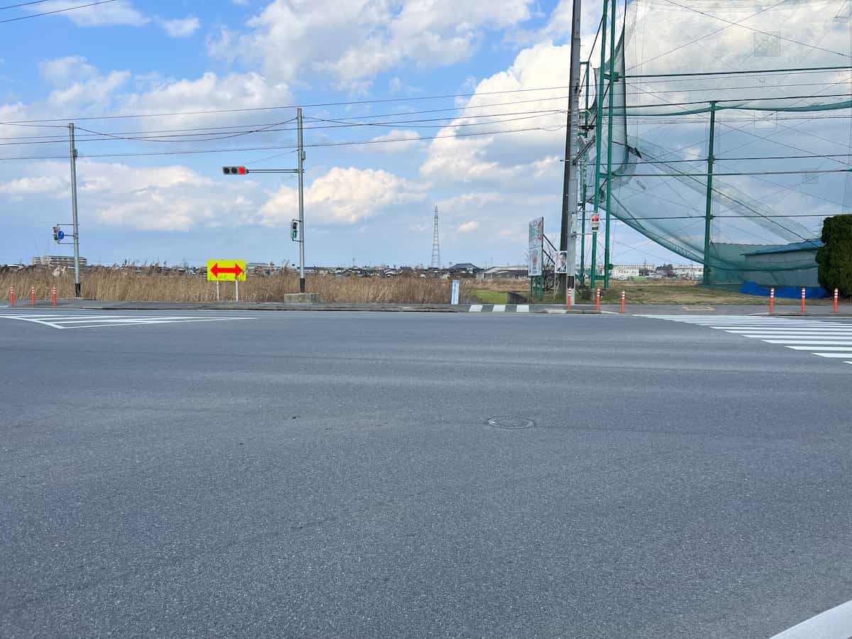 鳥取県米子市の外浜産業道路にある短い横断歩道