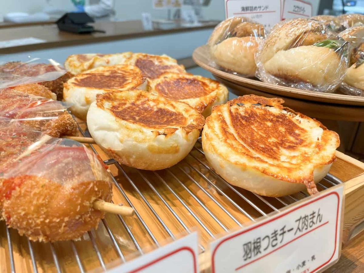 島根県松江市にある「SUMOMOベーカリー」のパン