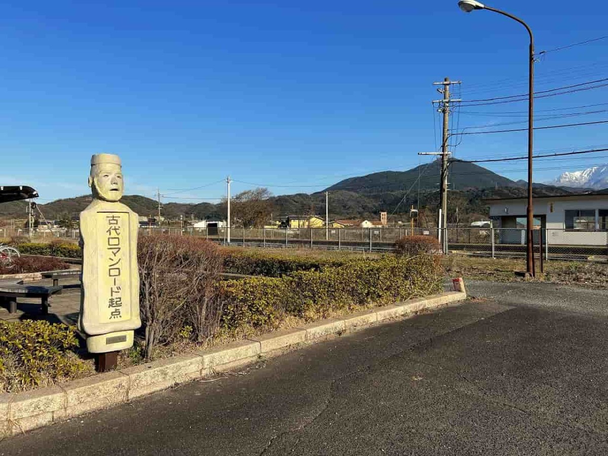 鳥取県米子市の淀江駅にあるハニワの像