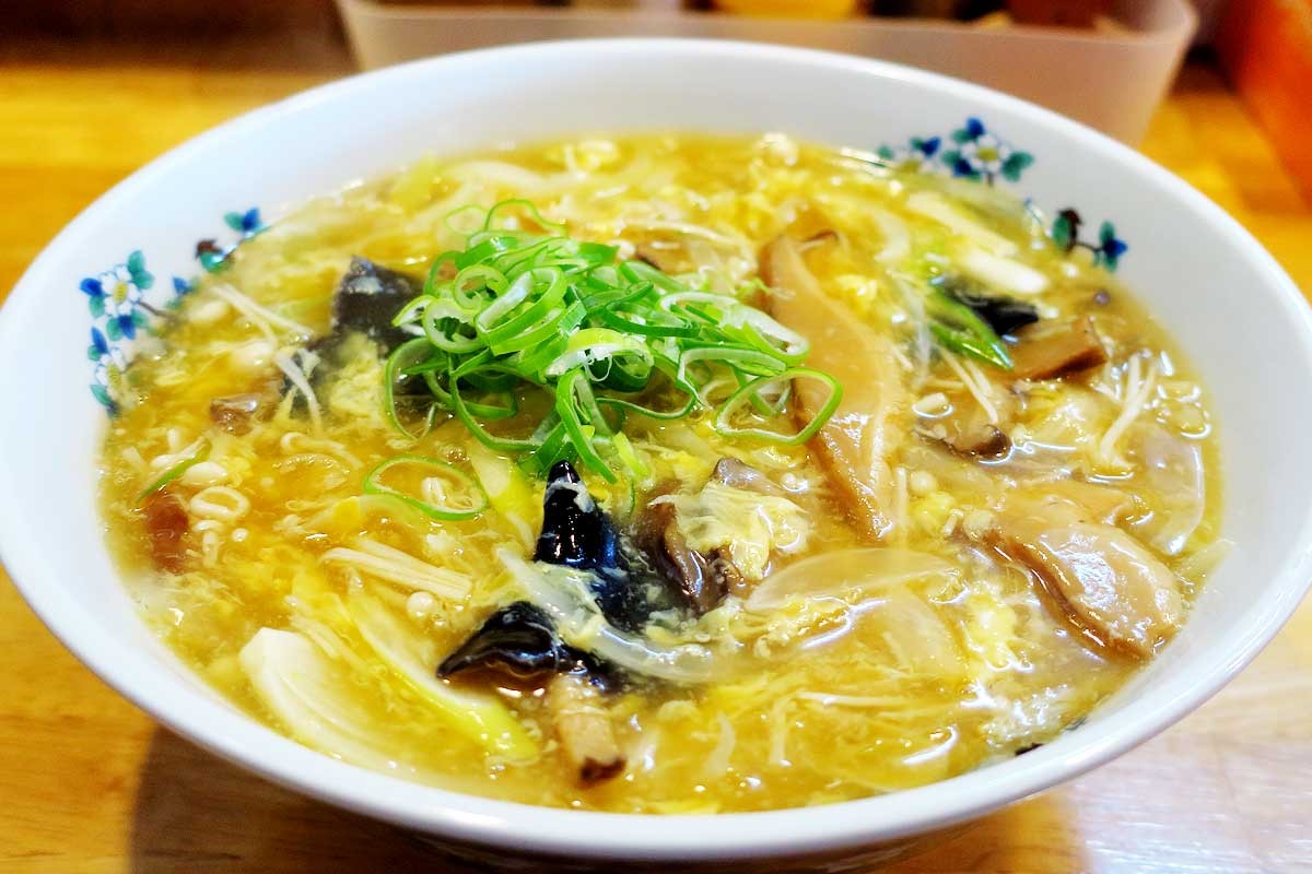 松江市八束町（大根島）にあるラーメン店『潮風工房まつむら屋』の裏メニュー「きのこ酢辣」