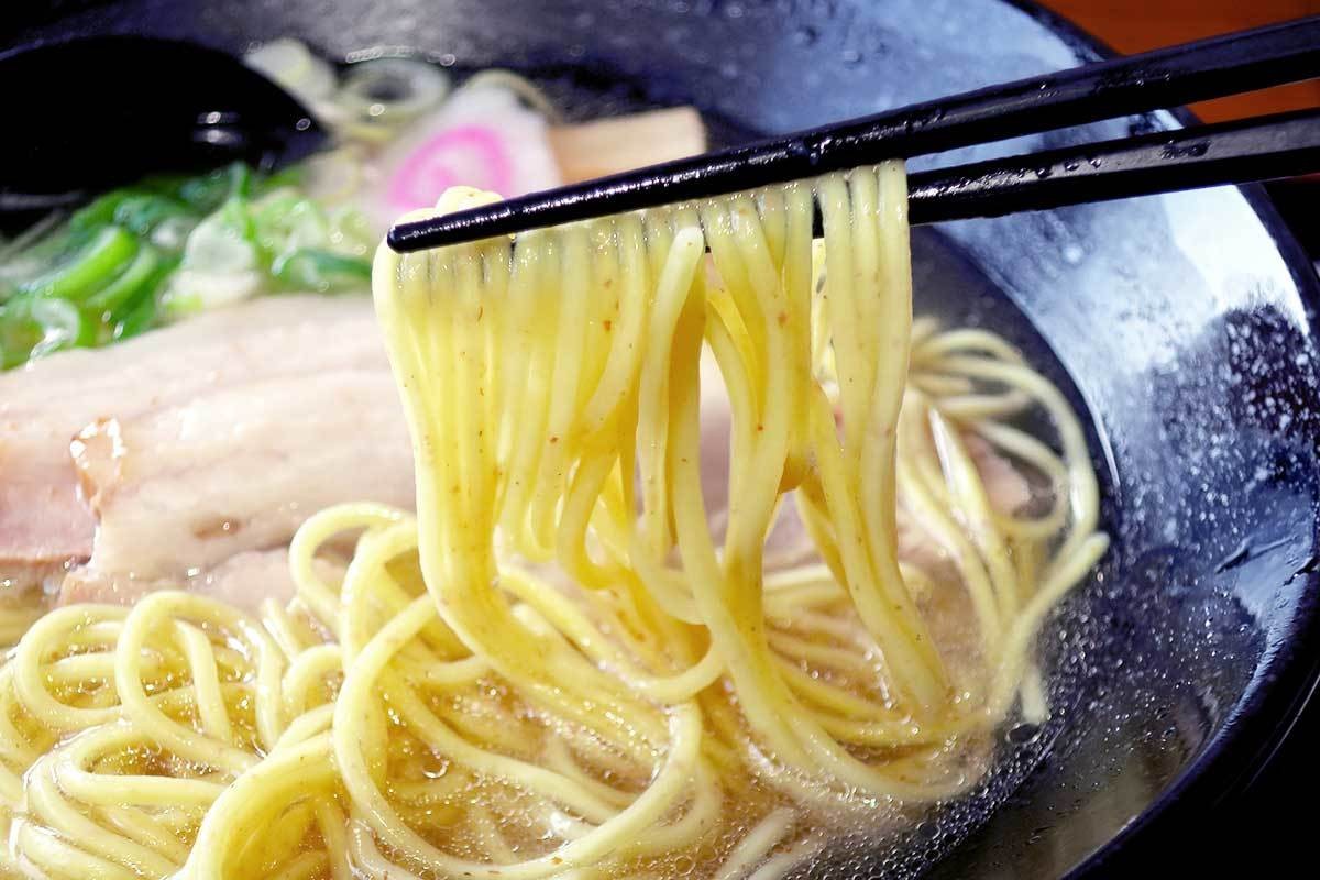 米子市の人気ラーメン店『悟空』、『道の駅 大山恵みの里』のコラボラーメン「牛骨しおラーメン」