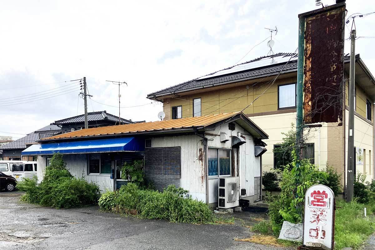 島根県益田市のラーメン店『のぎく』の外観