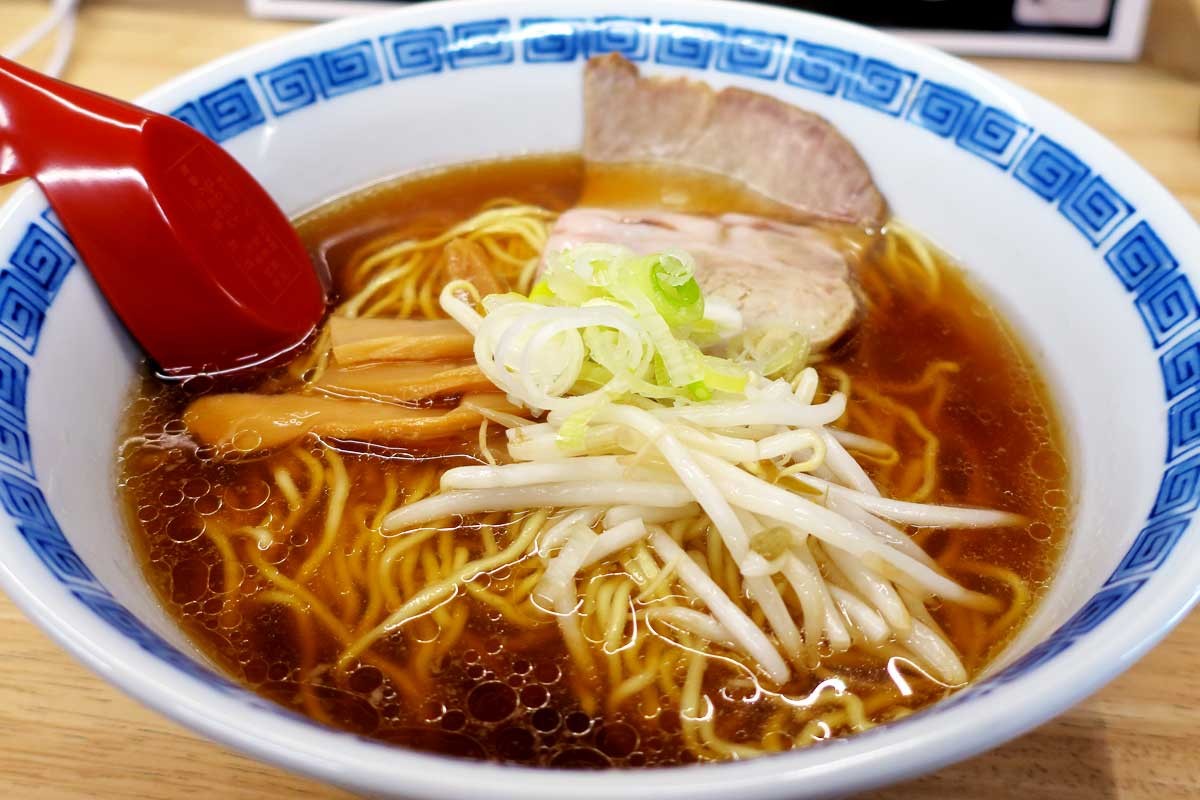 松江市美保関町の牛骨ラーメン店『ぼんず』の「牛骨醤油ラーメン」